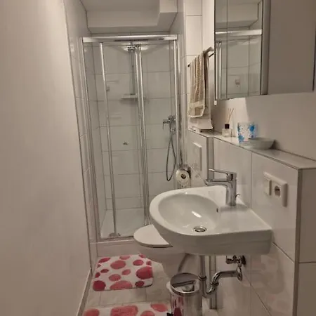 Bungalow, Uneinsehbar, 8 Personen Maximal, 3 Personen Oben, 5 Unten Eschborn Exterior photo