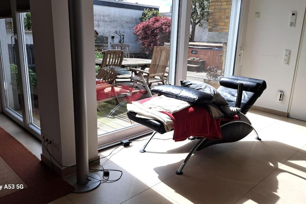 Villa Bungalow, Uneinsehbar, 8 Personen Maximal, 3 Personen Oben, 5 Unten