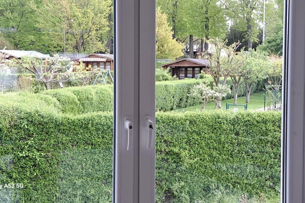Bungalow, Uneinsehbar, 8 Personen Maximal, 3 Personen Oben, 5 Unten Villa Eschborn