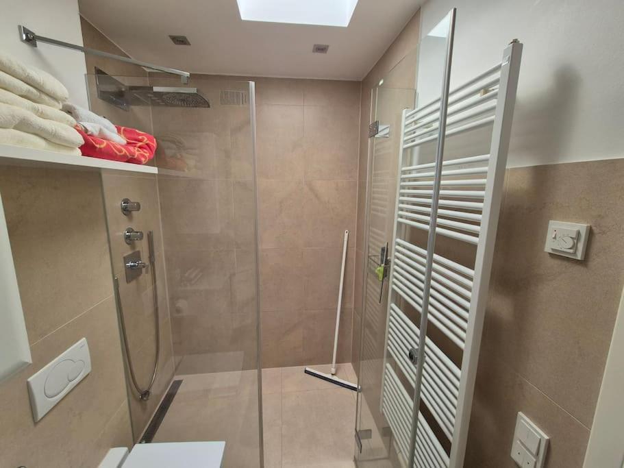 Bungalow, Uneinsehbar, 8 Personen Maximal, 3 Personen Oben, 5 Unten Villa *