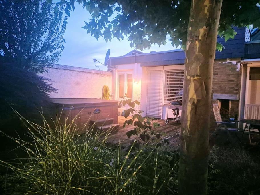 Villa Bungalow, Uneinsehbar, 8 Personen Maximal, 3 Personen Oben, 5 Unten